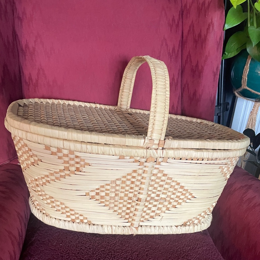 Huge Seagrass and wicker Picnic Basket with Handles- sturdy flat top